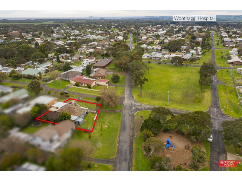 15 CALEDONIAN CRESCENT, Wonthaggi VIC 3995