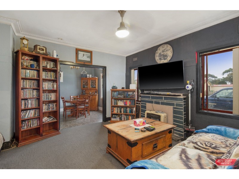 15 CALEDONIAN CRESCENT, Wonthaggi VIC 3995