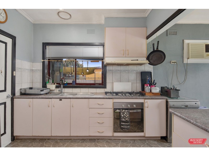 15 CALEDONIAN CRESCENT, Wonthaggi VIC 3995