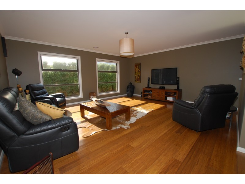 16 CUTTLERS CIRCUIT, Wonthaggi VIC 3995