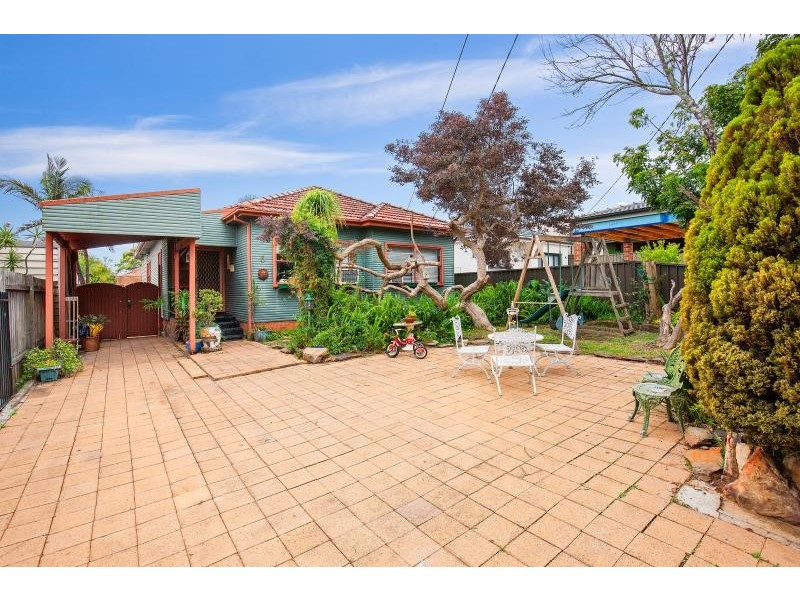 6 Kent Avenue, Roselands NSW 2196