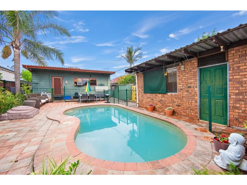 6 Kent Avenue, Roselands NSW 2196