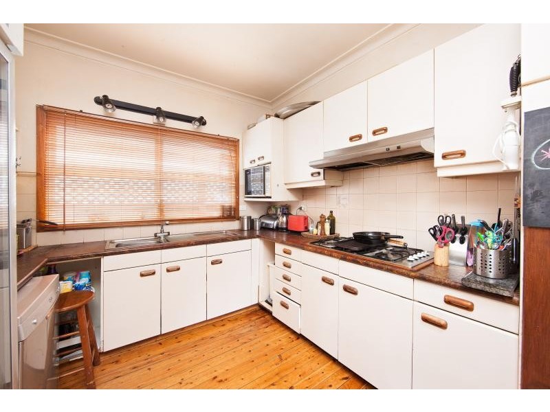 6 Kent Avenue, Roselands NSW 2196