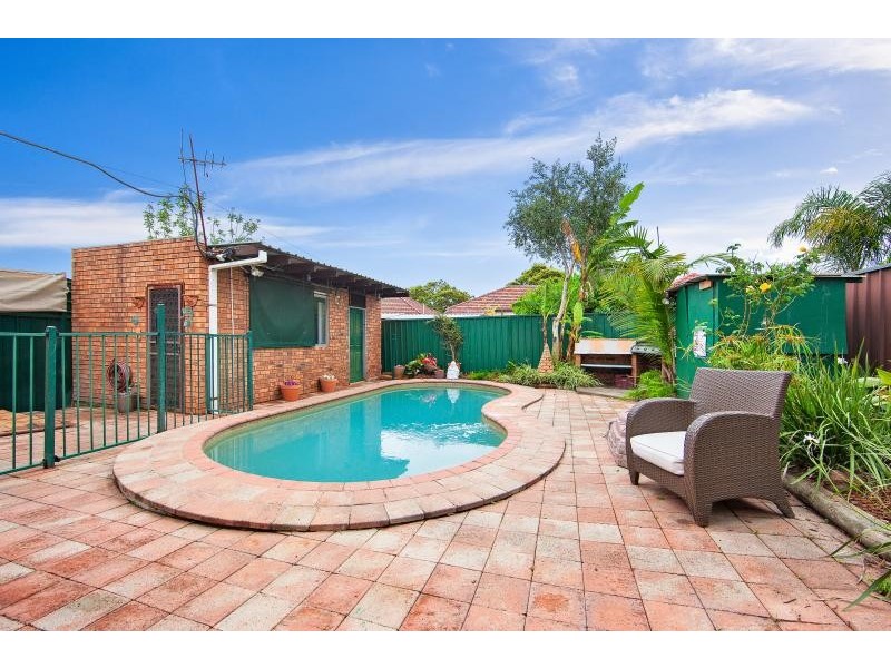 6 Kent Avenue, Roselands NSW 2196