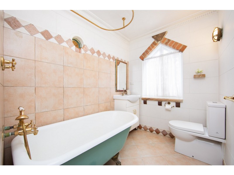 16 Armstrong Street, Cammeray NSW 2062