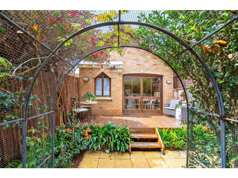 16 Armstrong Street, Cammeray NSW 2062