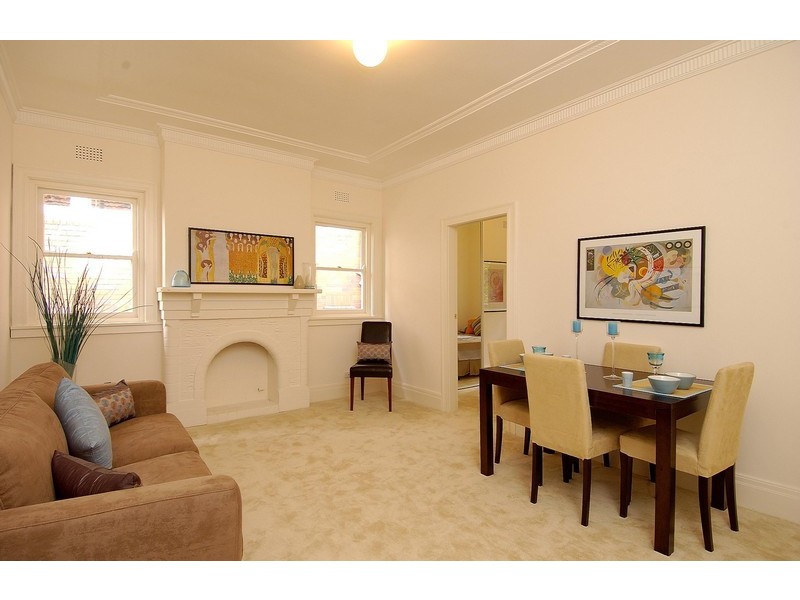 1/2 Hollowforth Ave, Neutral Bay NSW 2089