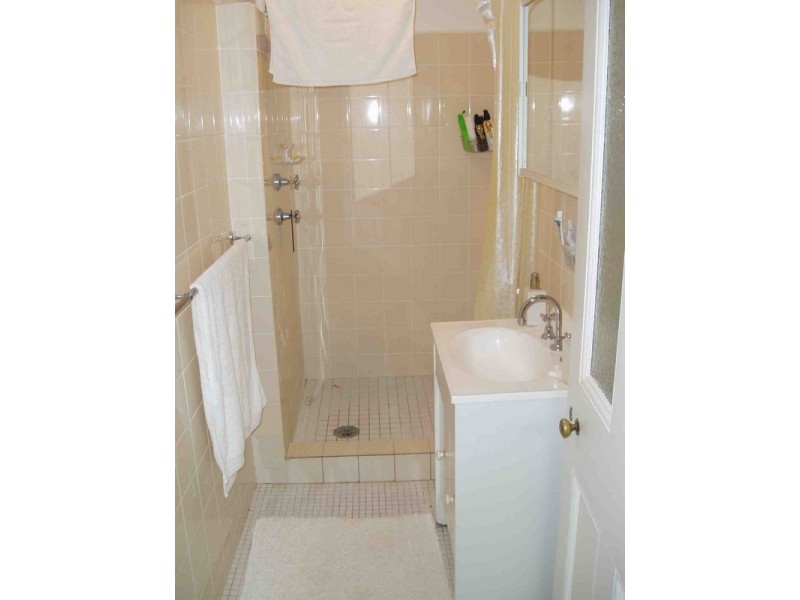 2/18 Lower Wycombe Rd, Neutral Bay NSW 2089