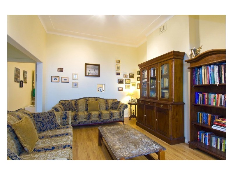 30 Willoughby St, Kirribilli NSW 2061