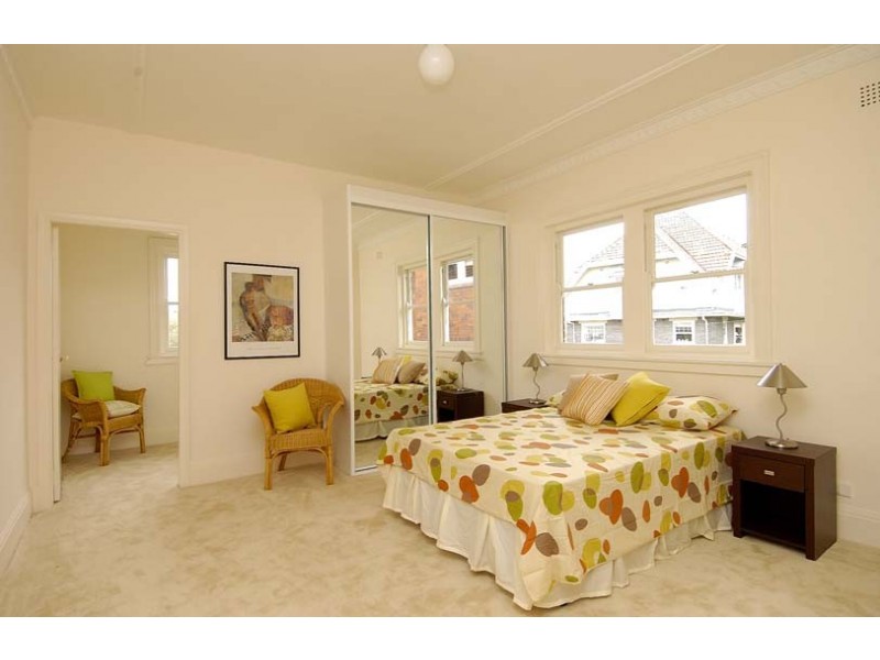 2 Hollowforth Avenue, Neutral Bay NSW 2089