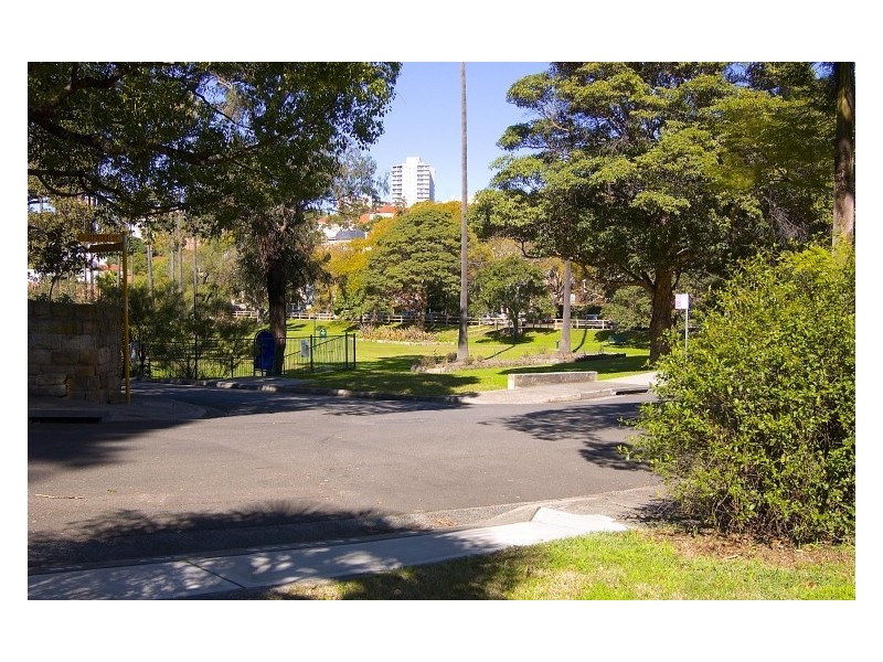 14 Hipwood St, Kirribilli NSW 2061