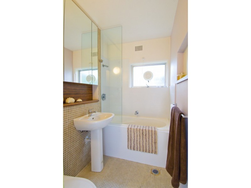 5/27B Elamang Ave, Kirribilli NSW 2061