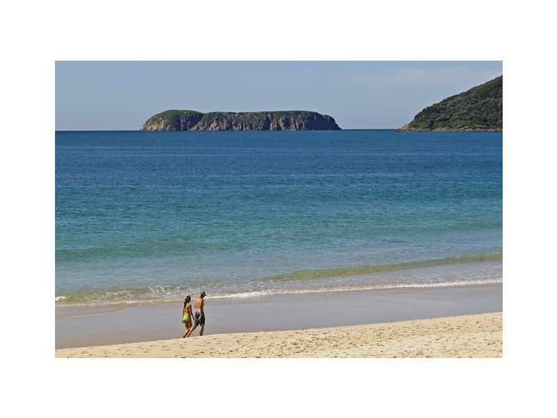 1-15/13-17 Beach Rd, Hawks Nest NSW 2324