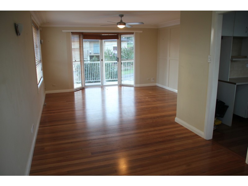 27a Pine Ave, Brookvale NSW 2100