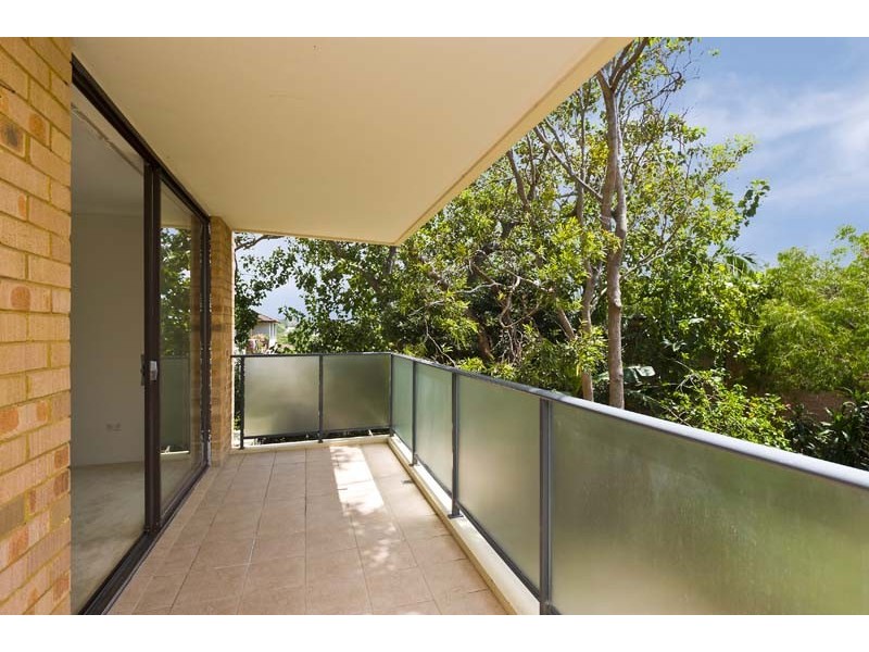 2/10 Ronald Avenue, Freshwater NSW 2096