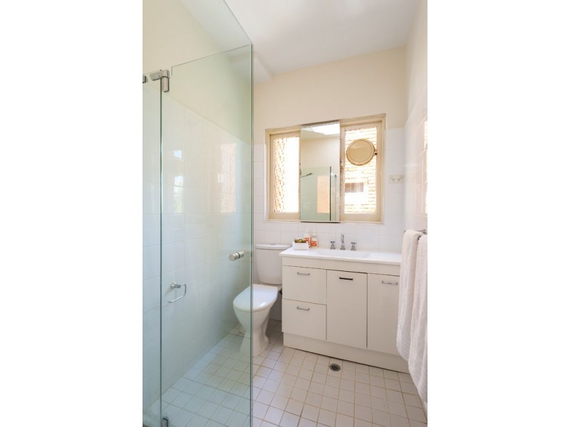 2/6 Bradly Avenue, Kirribilli NSW 2061