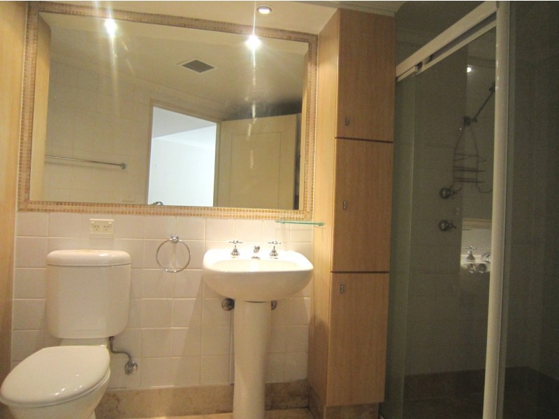 11/240 Ben Boyd Rd, Neutral Bay NSW 2089