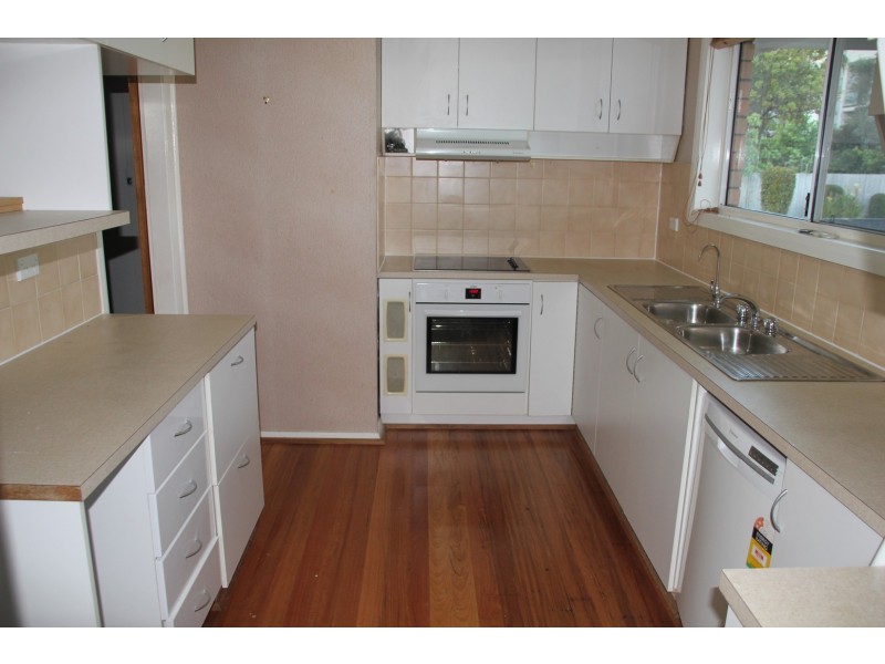 27a Pine Ave, Brookvale NSW 2100