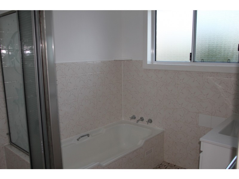 27a Pine Ave, Brookvale NSW 2100