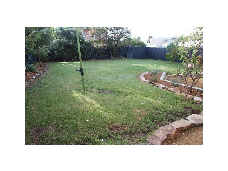 27a Pine Ave, Brookvale NSW 2100