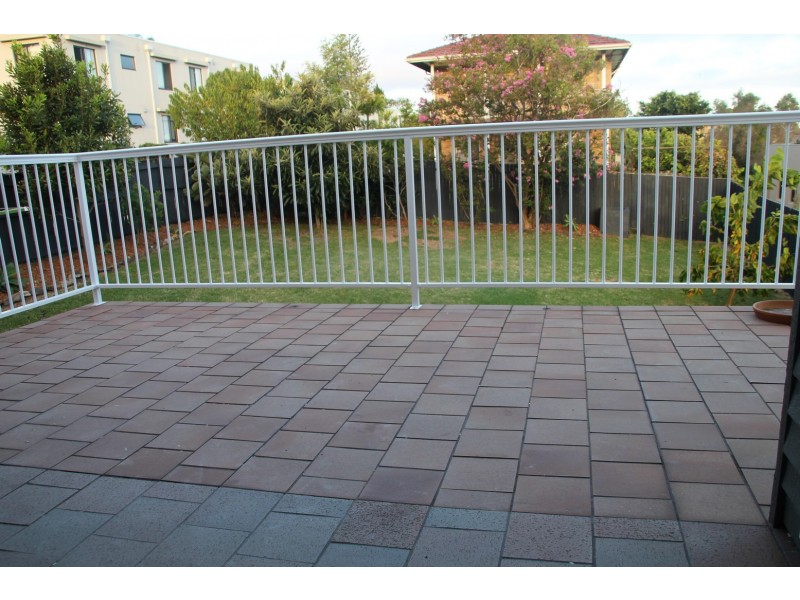 27a Pine Ave, Brookvale NSW 2100