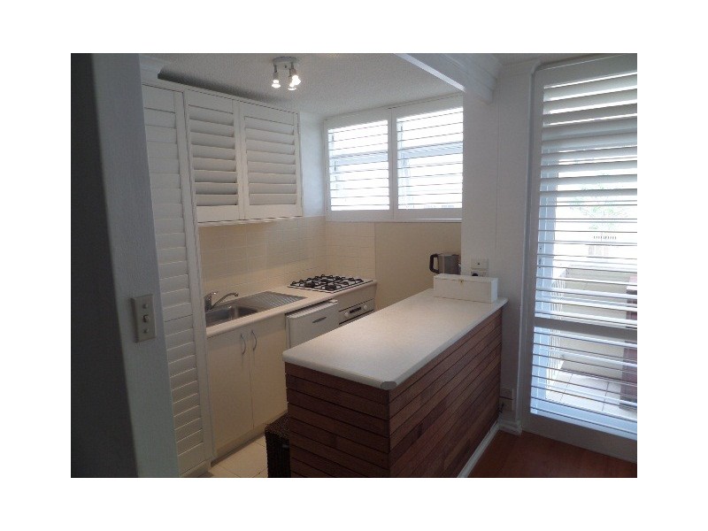 9/5-7 The Esplanade, Elizabeth Bay NSW 2011