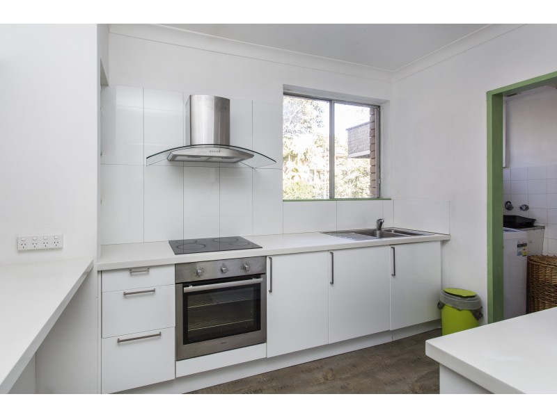 2/18 Avon Road, Dee Why NSW 2099