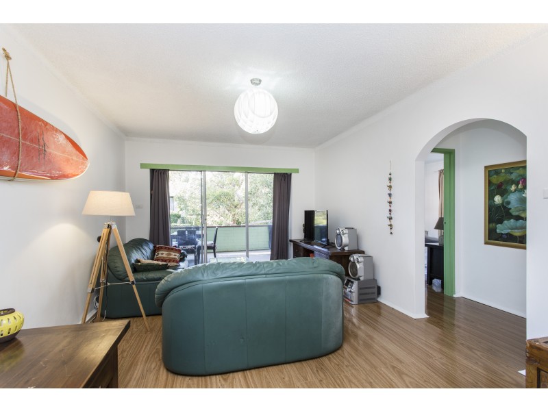 2/18 Avon Road, Dee Why NSW 2099