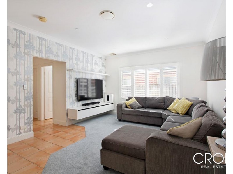 10 Carnarvon Drive, Frenchs Forest NSW 2086