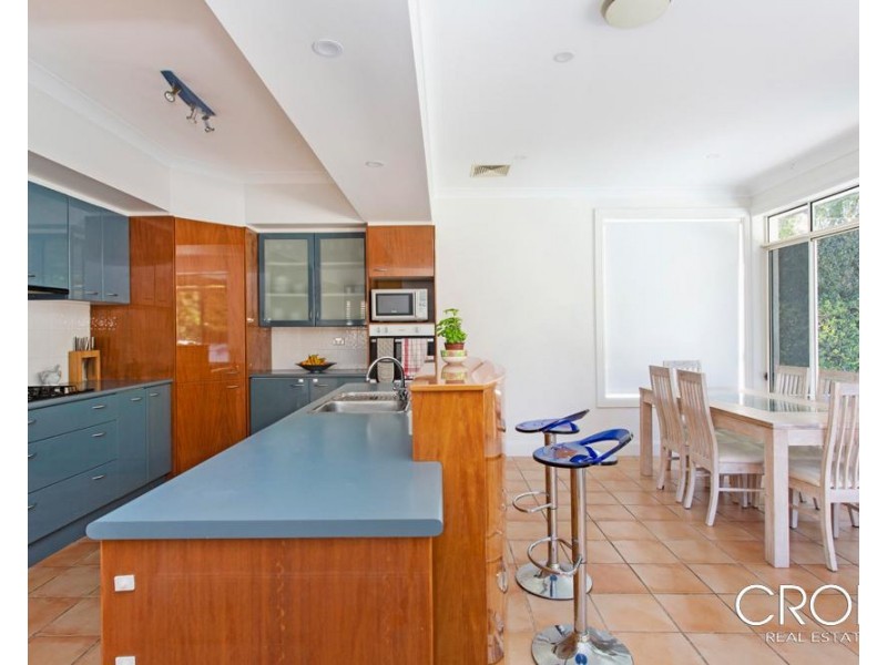 10 Carnarvon Drive, Frenchs Forest NSW 2086