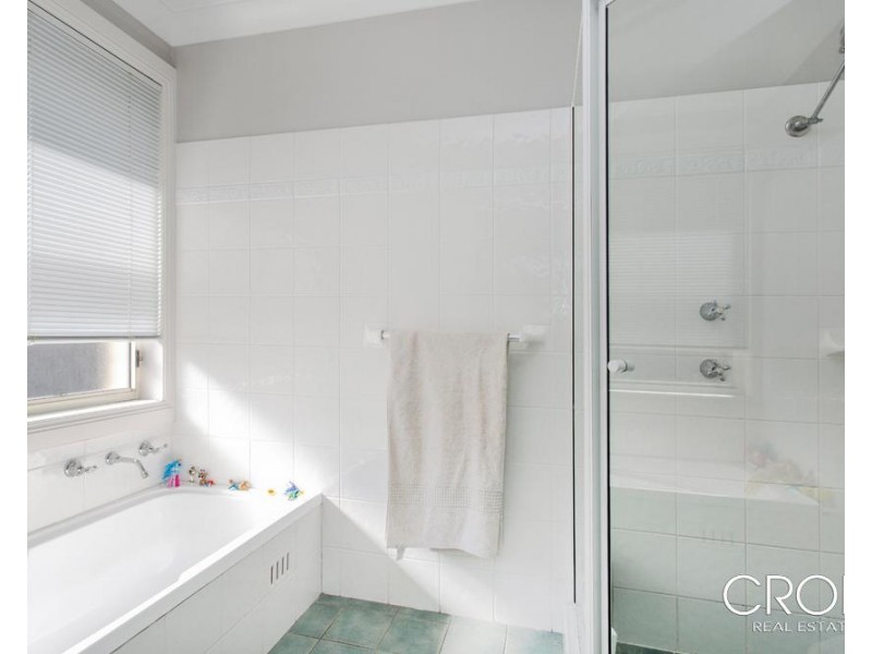 10 Carnarvon Drive, Frenchs Forest NSW 2086