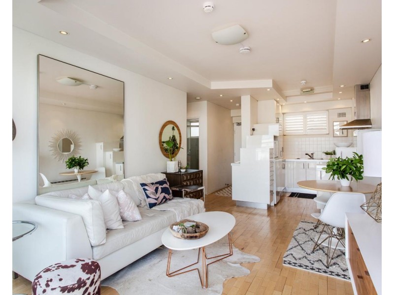 43/17 East Crescent Street, Mcmahons Point NSW 2060