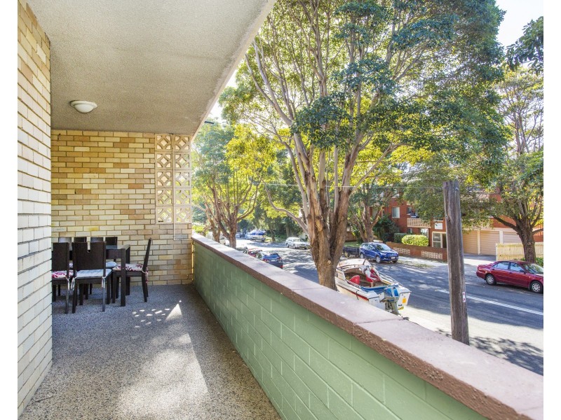 2/18 Avon Road, Dee Why NSW 2099