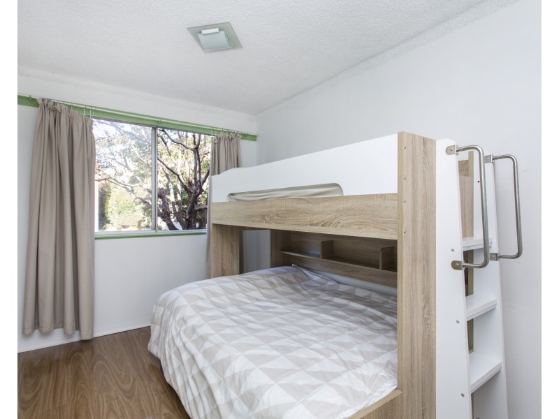 2/18 Avon Road, Dee Why NSW 2099