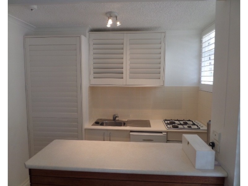 9/5-7 The Esplanade, Elizabeth Bay NSW 2011