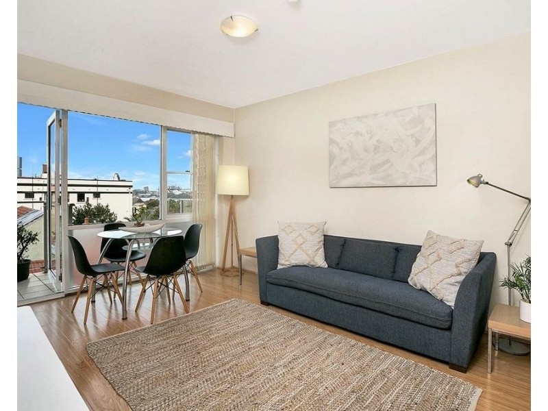 42/17 East Crescent Street, Mcmahons Point NSW 2060