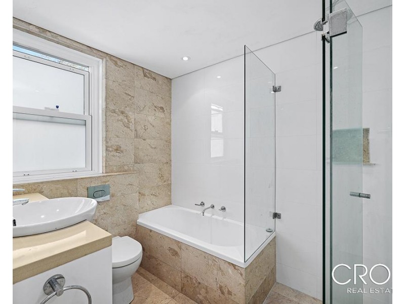 12/242 Ben Boyd Rd, Neutral Bay NSW 2089