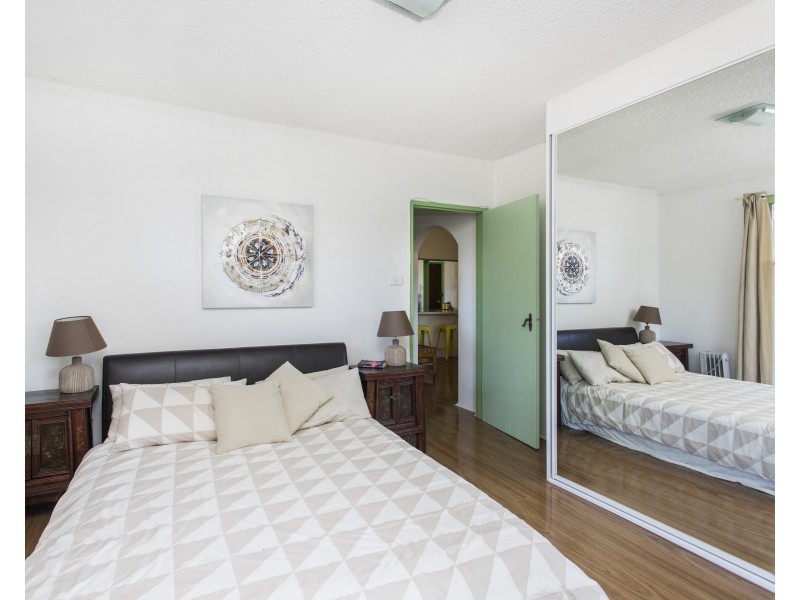 2/18 Avon Road, Dee Why NSW 2099