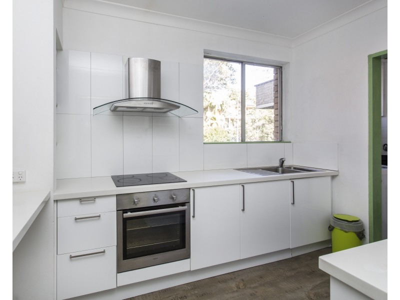 2/18 Avon Road, Dee Why NSW 2099