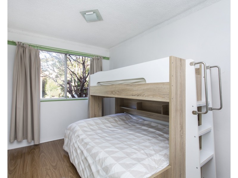 2/18 Avon Road, Dee Why NSW 2099