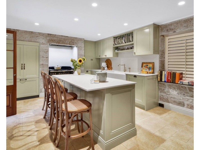 6 Winslow St, Kirribilli NSW 2061