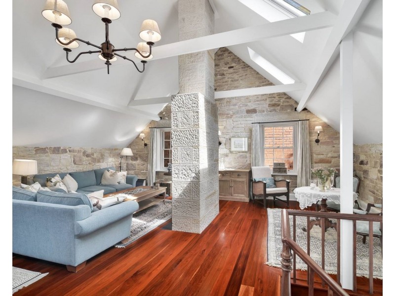 6 Winslow St, Kirribilli NSW 2061