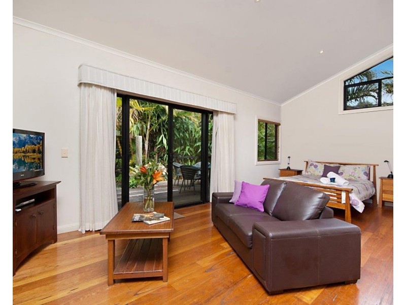 1 Bundaleer Road, Broken Head NSW 2481