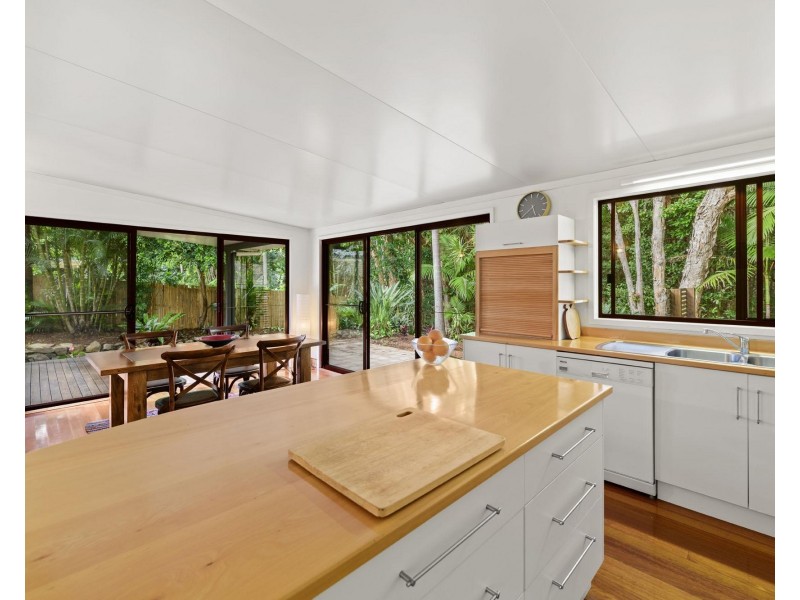 26 Bottlebrush Crescent, Suffolk Park NSW 2481