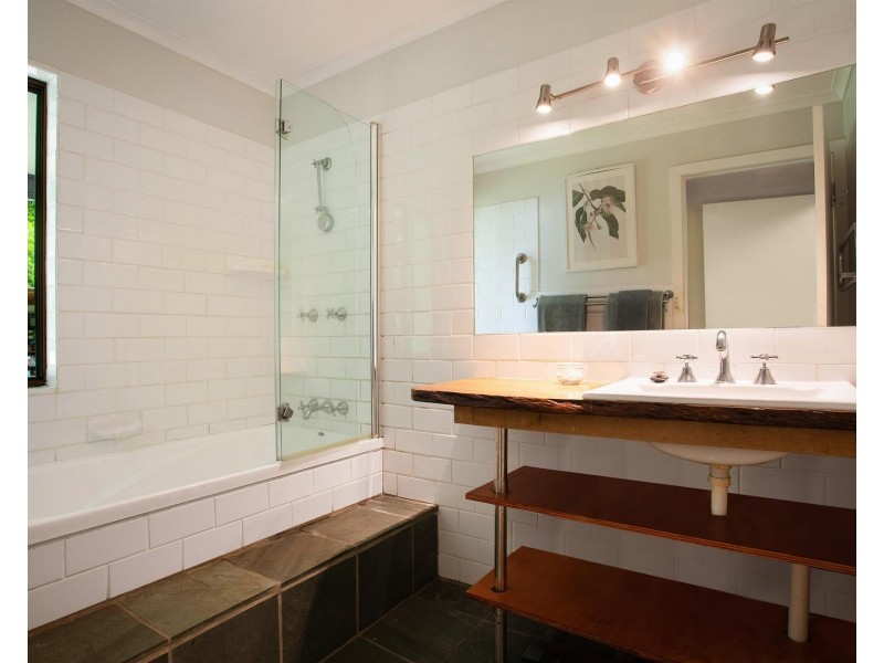 111 Friday Hut Road, Tintenbar NSW 2478