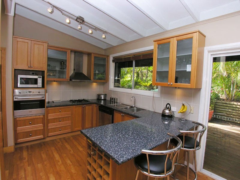 15 Cabbage Tree Avevnue, Avoca Beach NSW 2251