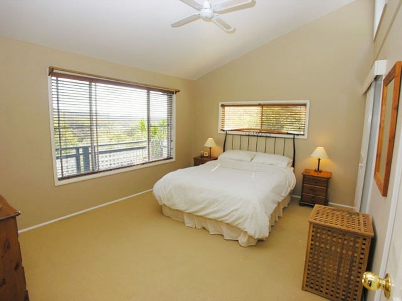15 Cabbage Tree Avevnue, Avoca Beach NSW 2251