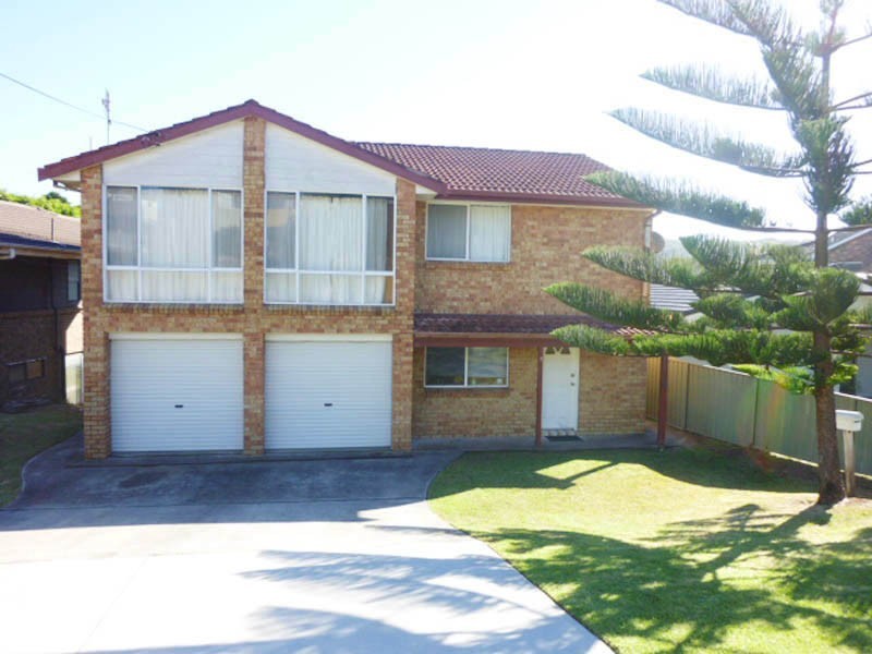 1 SEGURA STREET, Copacabana NSW 2251