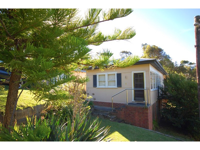 2 Austral Ave, Avoca Beach NSW 2251