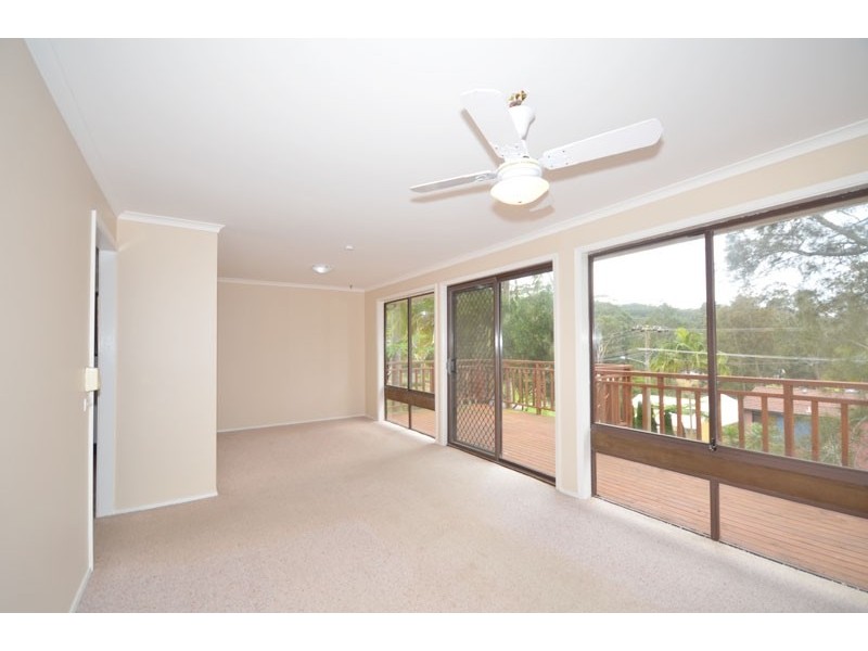 19 Lakeshore Drive, North Avoca NSW 2260
